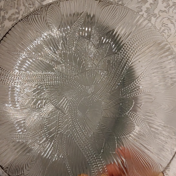 6 Floral Designed Glass Plates - Picture 2 of 3